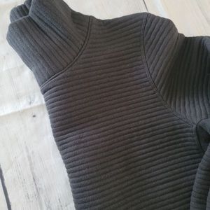 Target All In Motion Ribbed Quilted Pullover zipper sides Large